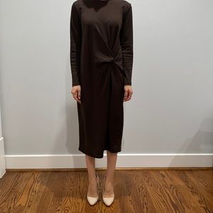 Midi brown dress.